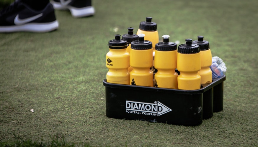 Gadget sportivi personalizzati: idee regalo per attività all’aria aperta