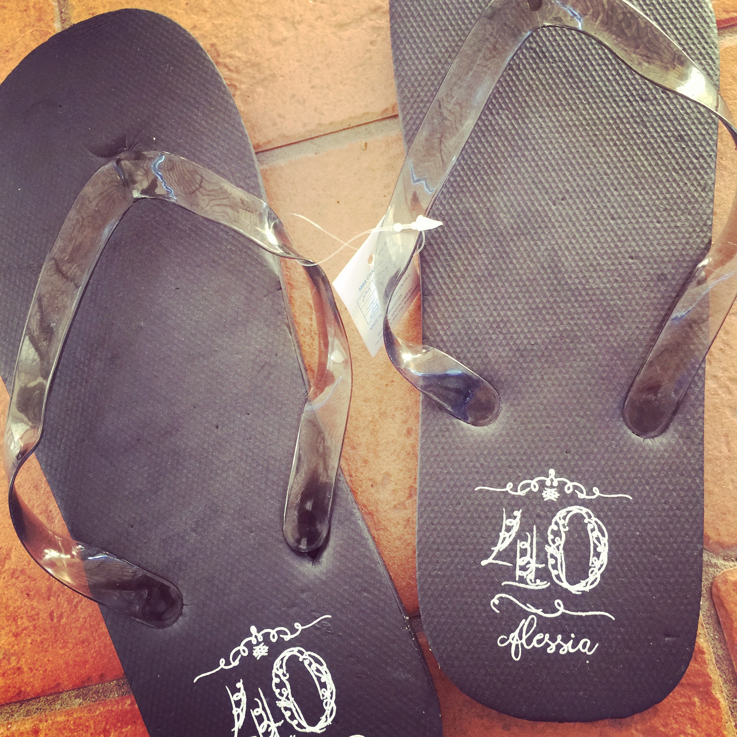 Stampa su infradito: ciabatte personalizzate in tampografia