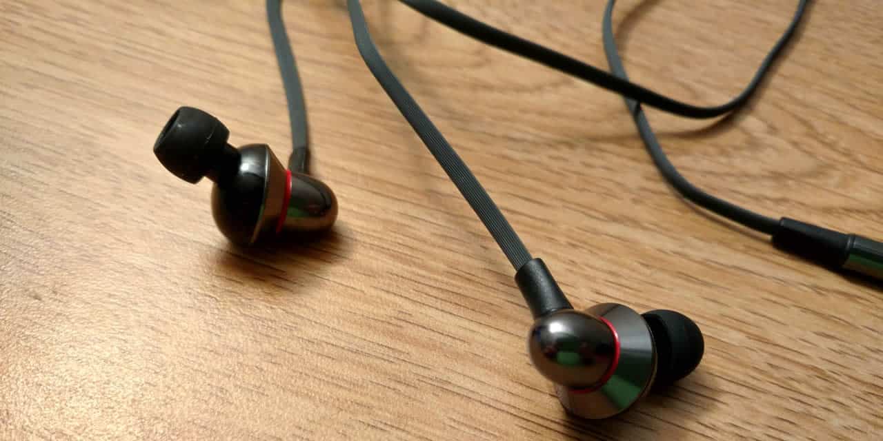 Gli auricolari personalizzati sono ammessi alla guida?